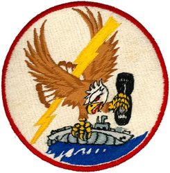 Patrol Squadron 17
VP-17 "White Lightnings"
1953-1968 (3rd insignia)
Established as VP-916 on 1 Jul 1946; VP-ML-66
on 15 Nov 1946; VP-772 in Feb 1950; VP-17 (3rd VP-17) on 4 Feb 1953; VA-HM-10 on 1 July 1956; VP-17
on 1 Jul 1959-31 Mar 1995.
Lockheed P2V-6/6M/5F/7S/7 Neptune
