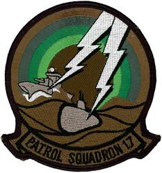 Patrol Squadron 17    
VP-17 "White Lightnings"
1989-1993 (4th insignia)
Established as VP-916 on 1 Jul 1946; VP-ML-66
on 15 Nov 1946; VP-772 in Feb 1950; VP-17 (3rd VP-17) on 4 Feb 1953; VA-HM-10 on 1 July 1956; VP-17
on 1 Jul 1959-31 Mar 1995.
Lockheed P-3C Orion

