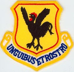 18th Wing
Translation: UNGUIBUS ET ROSTRO = With Talons and Beak

 

