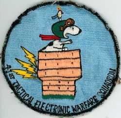 41st Tactical Electronic Warfare Squadron
Organized as Company A, 4th Balloon Squadron on 13 Nov 1917. Redesignated: 9th Balloon Company on 25 Jul 1918; 9th Airship Company on 30 Aug 1921; 9th Airship Squadron on 26 Oct 1933; 1st Observation Squadron on 1 Jun 1937; 1st Observation Squadron (Medium) on 13 Jan 1942; 1st Observation Squadron on 4 Jul 1942; 1st Reconnaissance Squadron (Special) on 25 Jun 1943; 41st Photographic Reconnaissance Squadron on 25 Nov 1944; 41st Tactical Reconnaissance Squadron on 24 Jan 1946. Inactivated on 17 Jun 1946. Redesignated 41st Tactical Reconnaissance Squadron, Night-Photographic, on 14 Jan 1954. Activated on 18 Mar 1954. Inactivated on 18 May 1959. Redesignated 41st Tactical Reconnaissance Squadron, Photo-Jet, and activated, on 30 Jun 1965. Organized on 1 Oct 1965. Redesignated: 41st Tactical Reconnaissance Squadron on 8 Oct 1966; 41st Tactical Electronic Warfare Squadron on 15 Mar 1967. Inactivated on 31 Oct 1969.
Keywords: snoopy