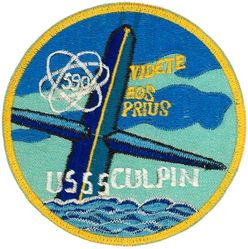 SSN-590 USS Sculpin 
Namesake. Sculpin, also called bullhead or sea scorpion fish of the family Cottidae
Builder. Ingalls Shipbuilding, MS
Ordered. 18 Jan 1957
Laid down. 3 Feb 1958
Launched. 31 Mar 1960
Commissioned. 1 Jun 1961
Decommissioned. 3 Aug 1990
Stricken. 30 Aug 1990
Motto. "VIDETE EOS PRIUS" (See 'em First)
Fate. Entered the Submarine Recycling Program on 1 Oct 2000
Class and type. Skipjack-class submarine
Displacement:	
2,830 long tons (2,880 t) surfaced
3,500 long tons (3,600 t) submerged
Length. 251 ft 8 in (76.71 m)
Beam. 31 ft 7.75 in (9.6457 m)
Draft. 28 ft (8.5 m)
Propulsion:	
1 × S5W reactor
2 × Westinghouse steam turbines, 15,000 shp (11 MW)
1 shaft
Speed. 15 knots (17 mph; 28 km/h) surfaced; More than 30 knots (35 mph; 56 km/h) submerged
Test depth. 700 ft (210 m)
Complement. 118
Sensors and processing systems:	
BPS-12 radar
BQR-21 sonar
BQR-2 passive sonar
BQS-4 (modified) active/passive sonar
Armament:
6 × 21 inch (533 mm) torpedo tubes (bow)
24 × Mark 37 torpedoes, Mark 14 torpedoes, Mark 16 torpedoes, Mark 45 ASTOR nuclear torpedoes, and/or Mark 48 torpedoes


