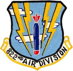 822d Air Division
Established as 822 Air Division on 22 Aug 1958. Activated on 1 Jan 1959. Discontinued, and inactivated, on 2 Sep 1966.

Emblem approved on 5 Aug 1959.

Japanese made.

