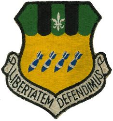 2d Bombardment Wing, Heavy
Translation: LIBERTATEM DEFENDIMUS = Liberty We Defend 
