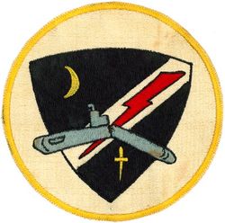 Air Anti-Submarine Squadron 21 (VS-21)
Established as Torpedo Squadron FORTY ONE (VT-41) on 26 Mar 1945. Redesignated Attack Squadron ONE E (VA-1E) on 15 Nov 1946. Attack Squadron ONE E (VA-1E) and Fighter Squadron ONE E (VF-1E) were merged into Composite Squadron TWO ONE (VC-21) on 1 Sep 1948. Redesignated Air Anti-Submarine Squadron TWO ONE (AIRASRON 21 or VS-21) on 23 Apr 1950; Sea Control Squadron TWO ONE (VS-21) on 1 Oct 1993. Disestablished on 28 Feb 2005.

Insignia submitted on 14 Jul 1955.

Grumman AF-2 Guardian, 1950-1955
Grumman S2F-1/2/2E Tracker, 1955-1974

