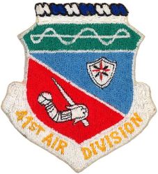41st Air Division 
Designated 41 Air Division (Defense), and organized, on 1 Mar 1952. Redesignated 41 Air Division on 18 Mar 1955. Discontinued, and inactivated, on 15 Jan 1968.

Emblem approved on 30 Apr 1958.

