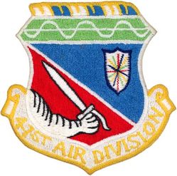 41st Air Division
Designated 41 Air Division (Defense), and organized, on 1 Mar 1952. Redesignated 41 Air Division on 18 Mar 1955. Discontinued, and inactivated, on 15 Jan 1968.

Emblem approved on 30 Apr 1958.

