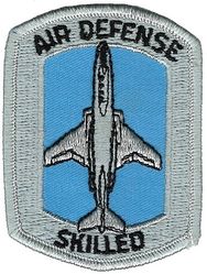 Tactical Air Command F-101 Air Defense Skilled
These aircraft specific qualification patches replaced the ADC ones when ADC was absorbed by TAC in 1979. Part of Air Defense, Tactical Air Command (ADTAC), which was active 79-85. Worn into the 1980s then discontinued.
